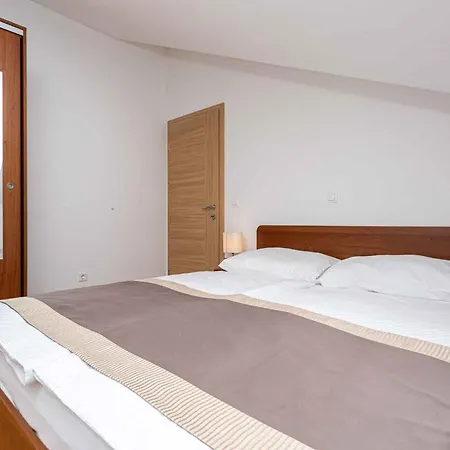 Apartment In 12393