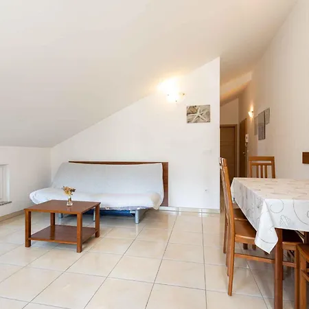 Apartment In 12393 *