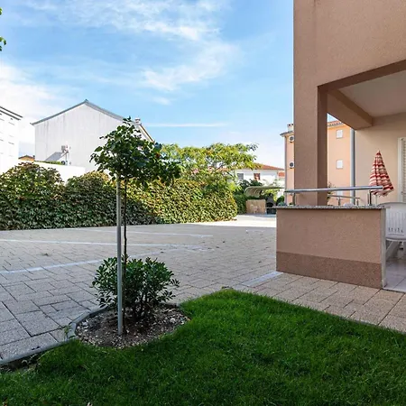 Apartment In 12393 *